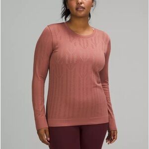 lululemon athletica “Swiftly Breathe” Long Sleeve (Fletching Lines), Size 6